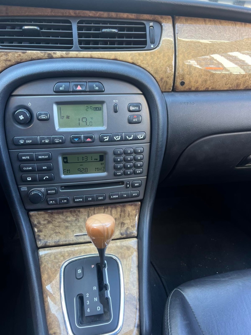 Jaguar X-Type - фото 12