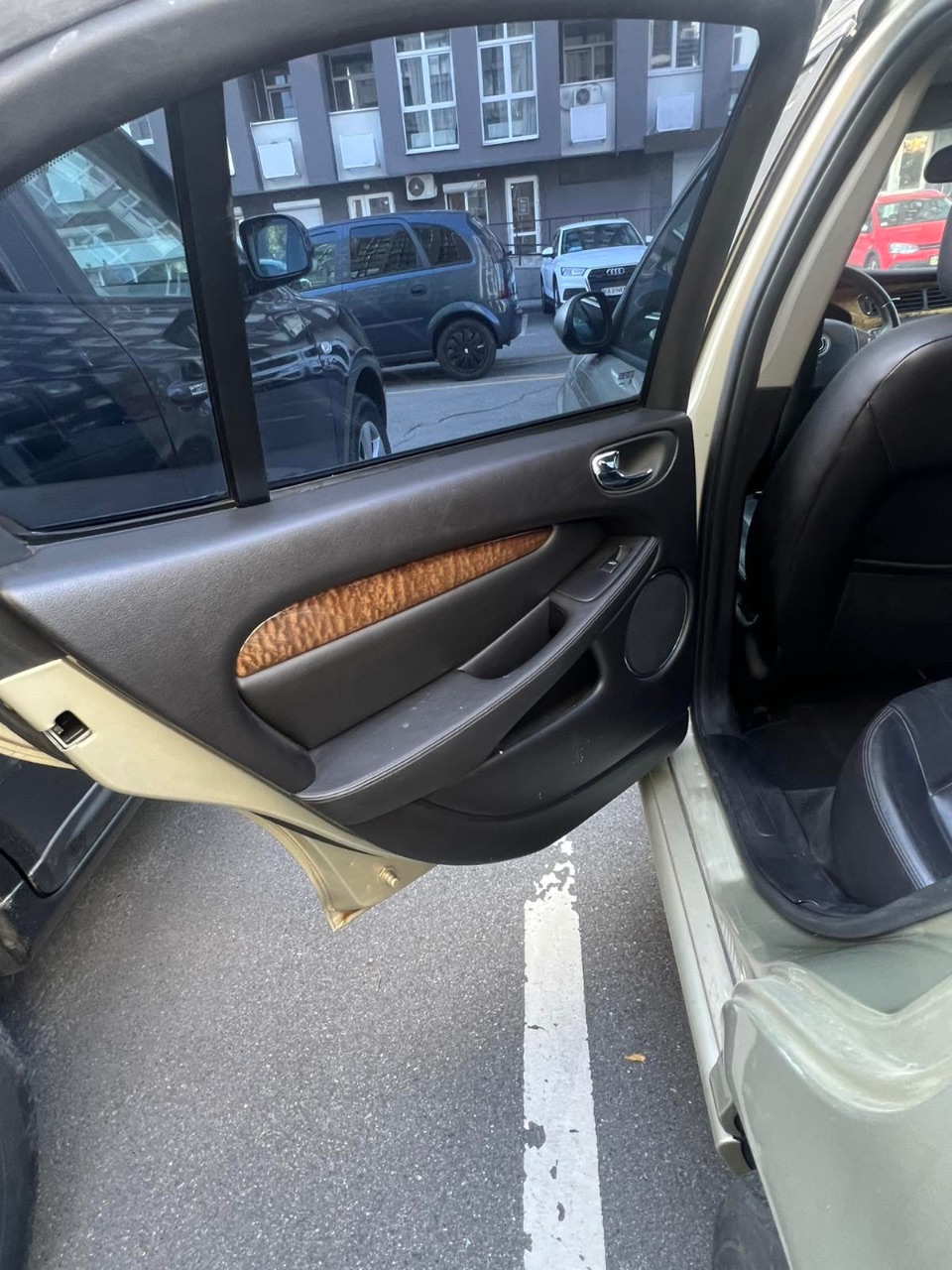 Jaguar X-Type - фото 5