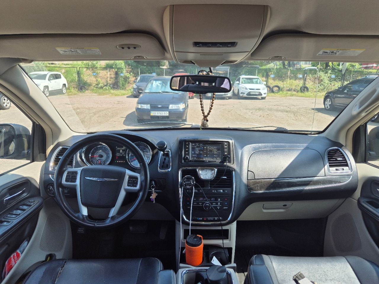 Chrysler Town & Country - фото 14