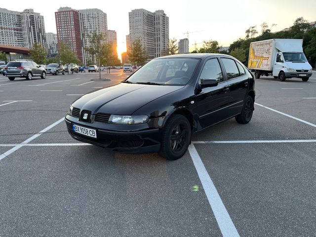 SEAT Leon - фото 1