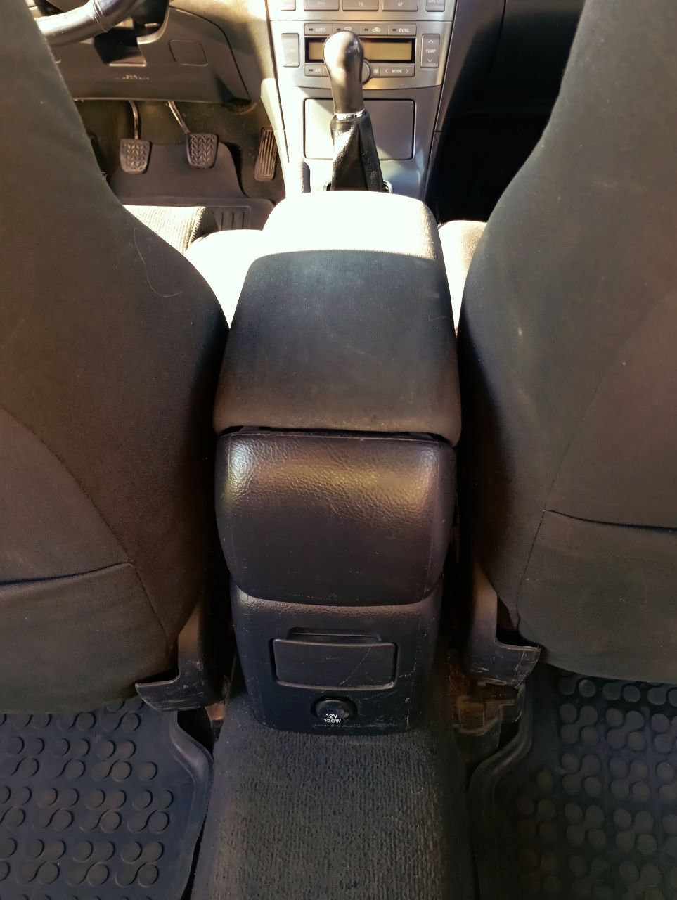 Toyota Avensis - фото 13