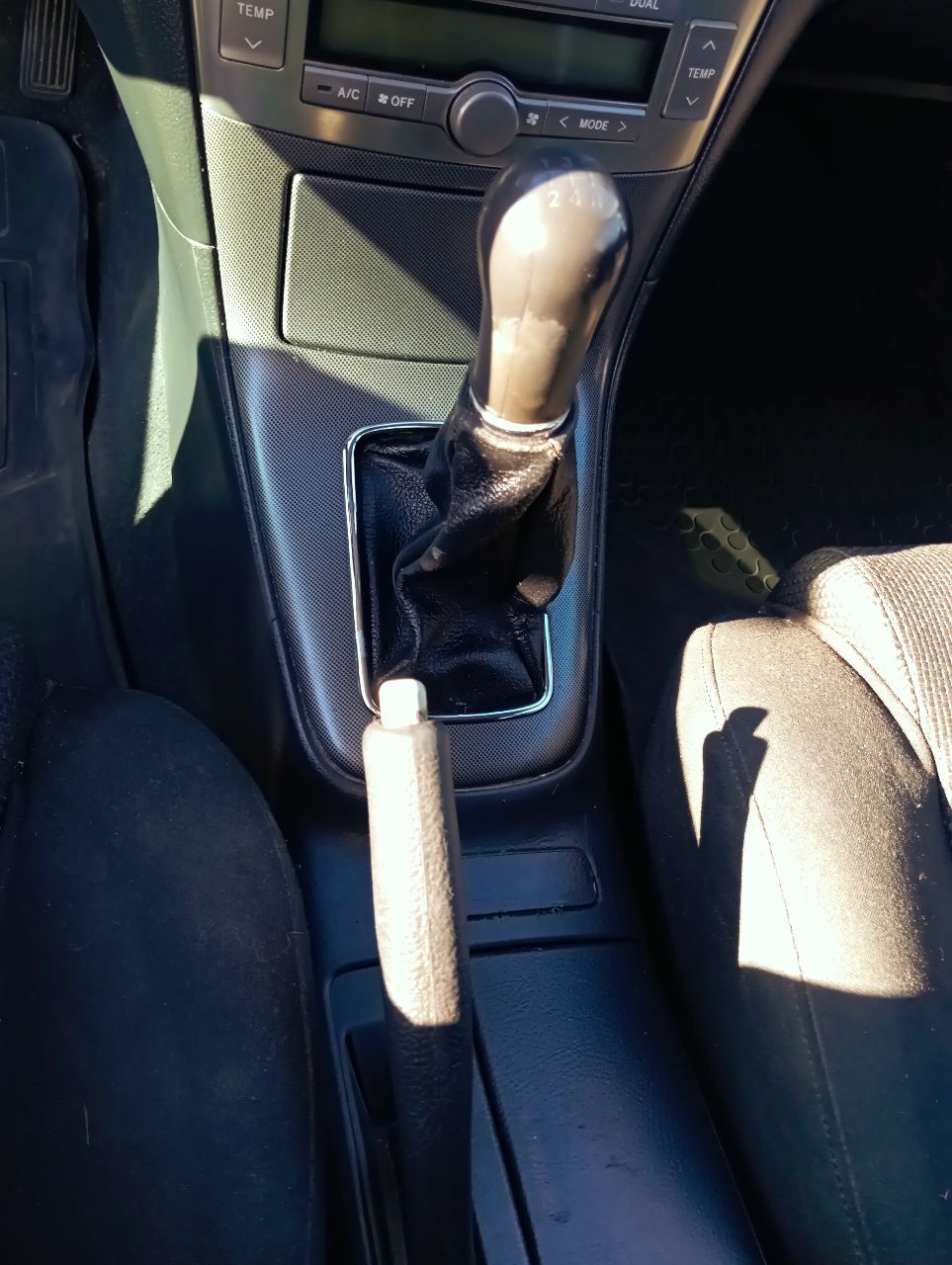 Toyota Avensis - фото 10