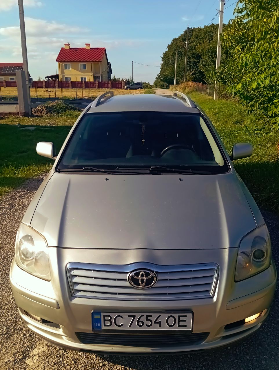 Toyota Avensis - фото 2