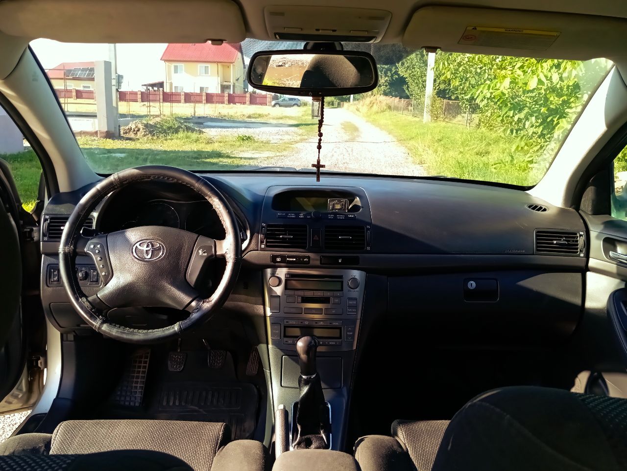 Toyota Avensis - фото 5