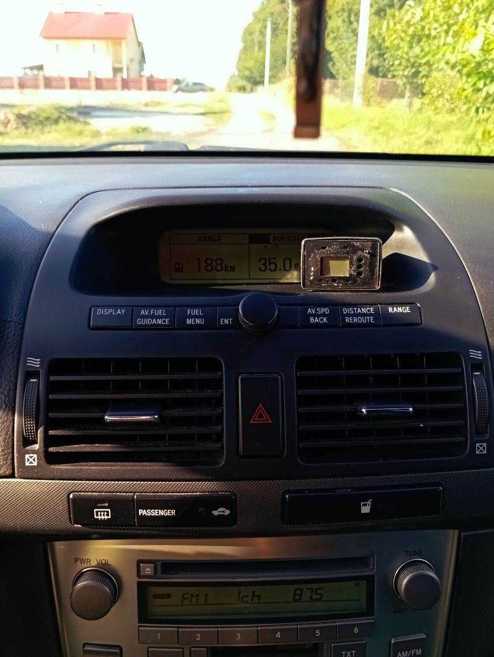 Toyota Avensis - фото 8