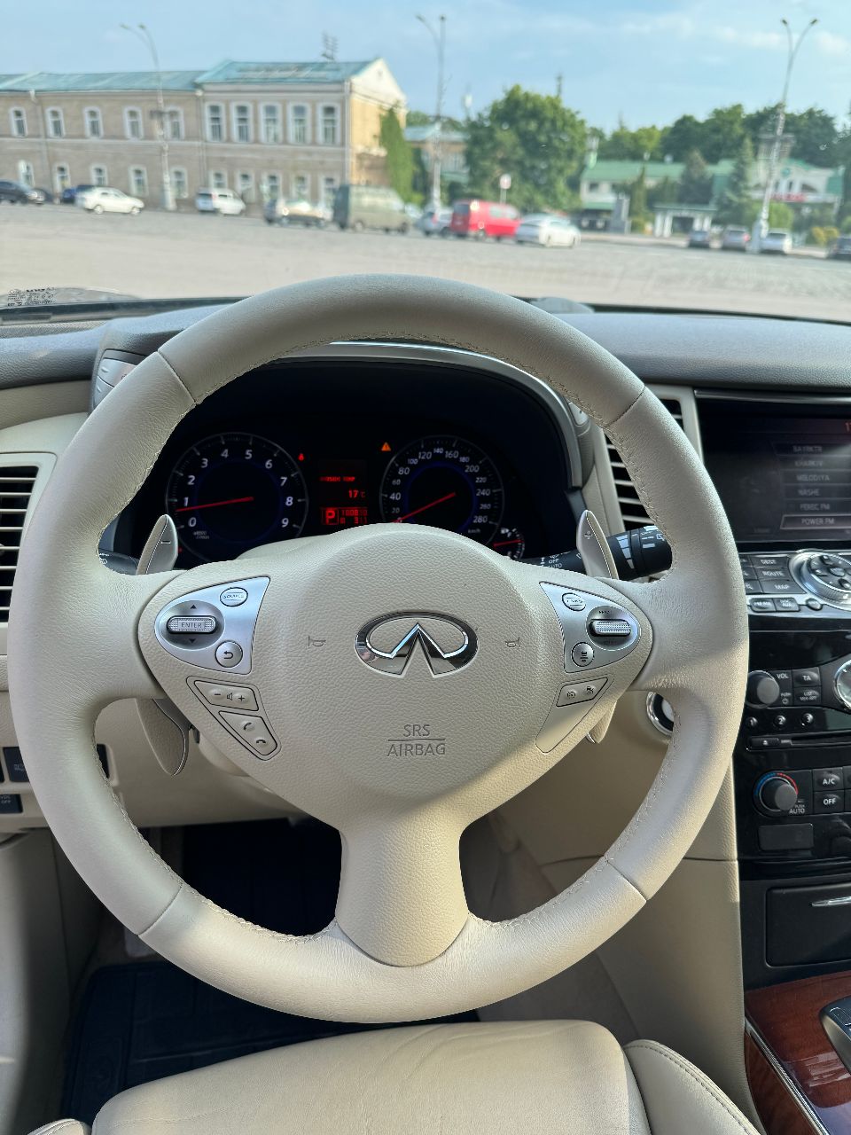 Infiniti FX - фото 19