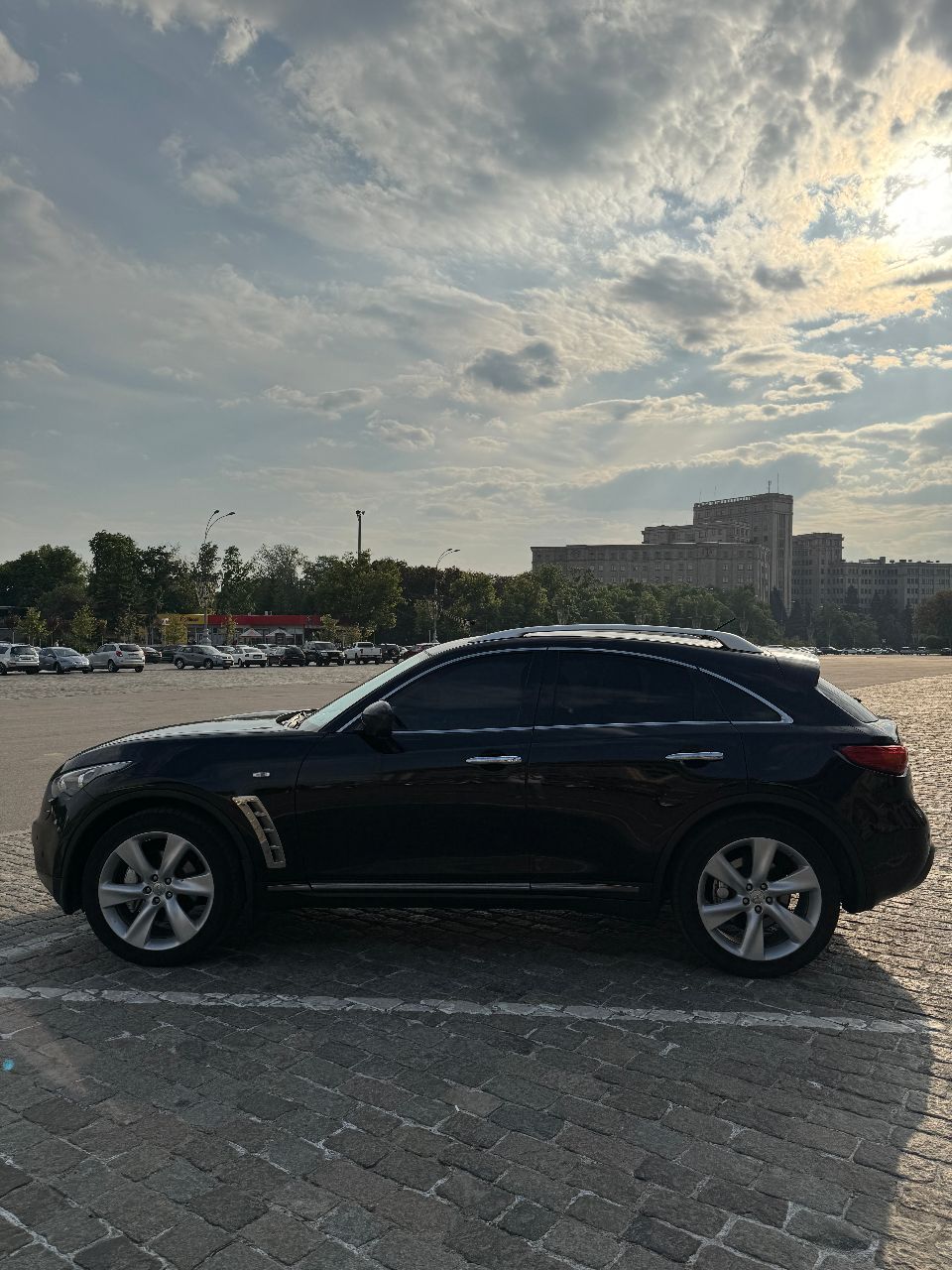 Infiniti FX - фото 6