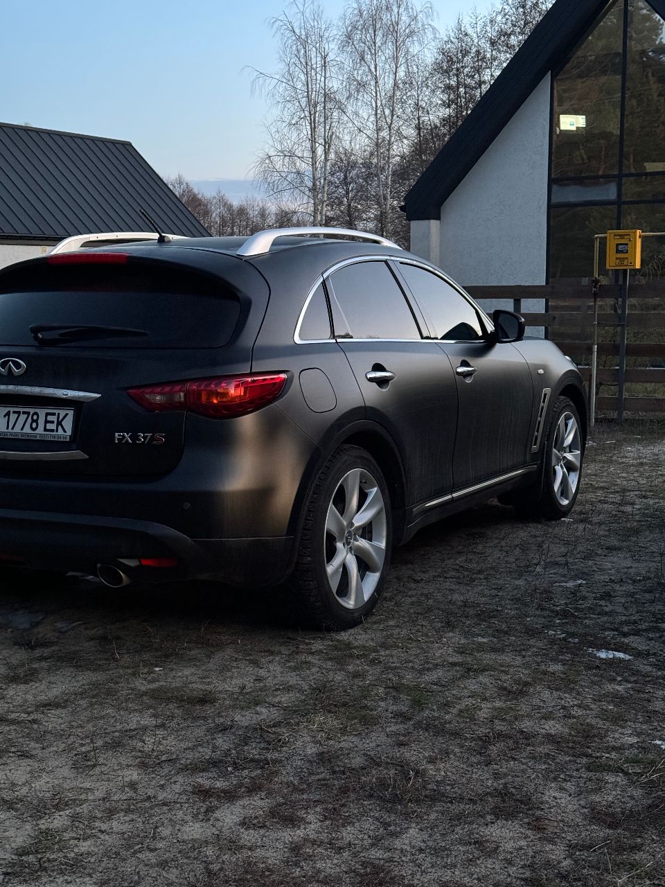 Infiniti FX - фото 1