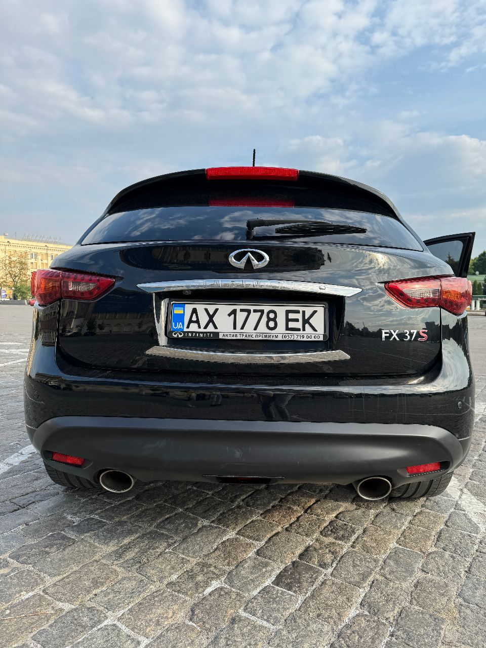 Infiniti FX - фото 15