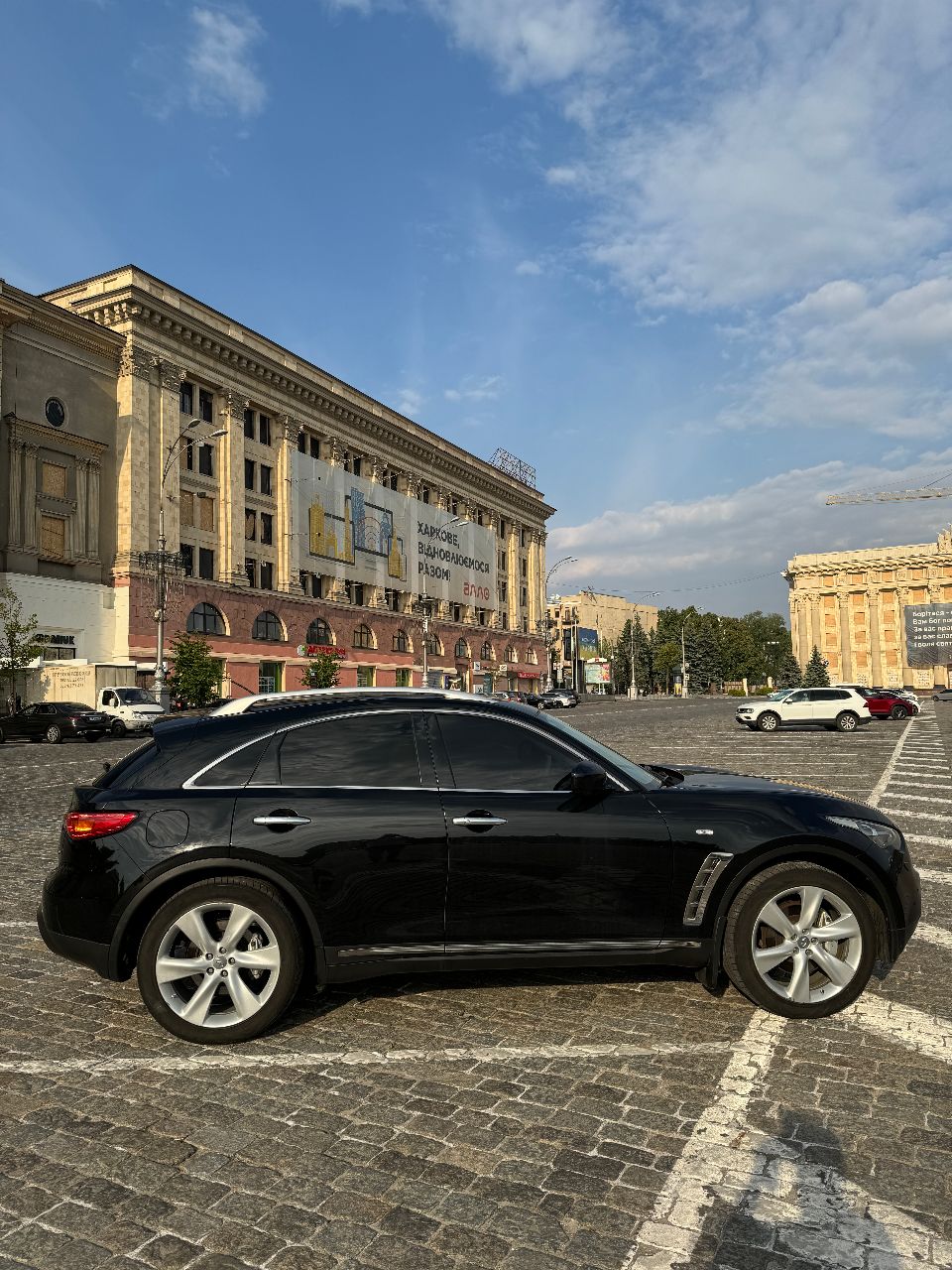 Infiniti FX - фото 3