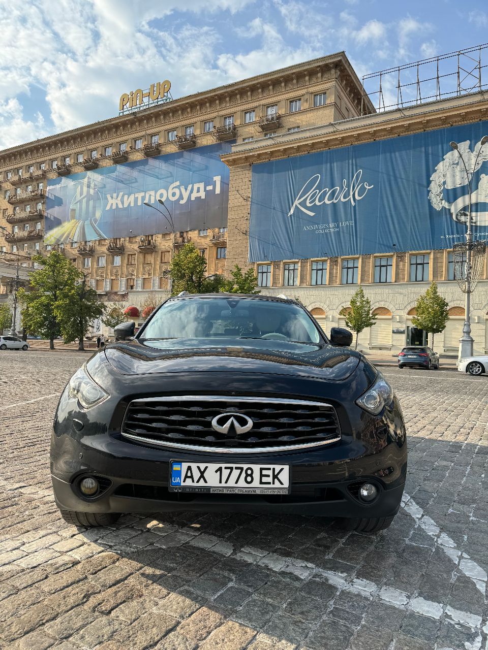 Infiniti FX - фото 11