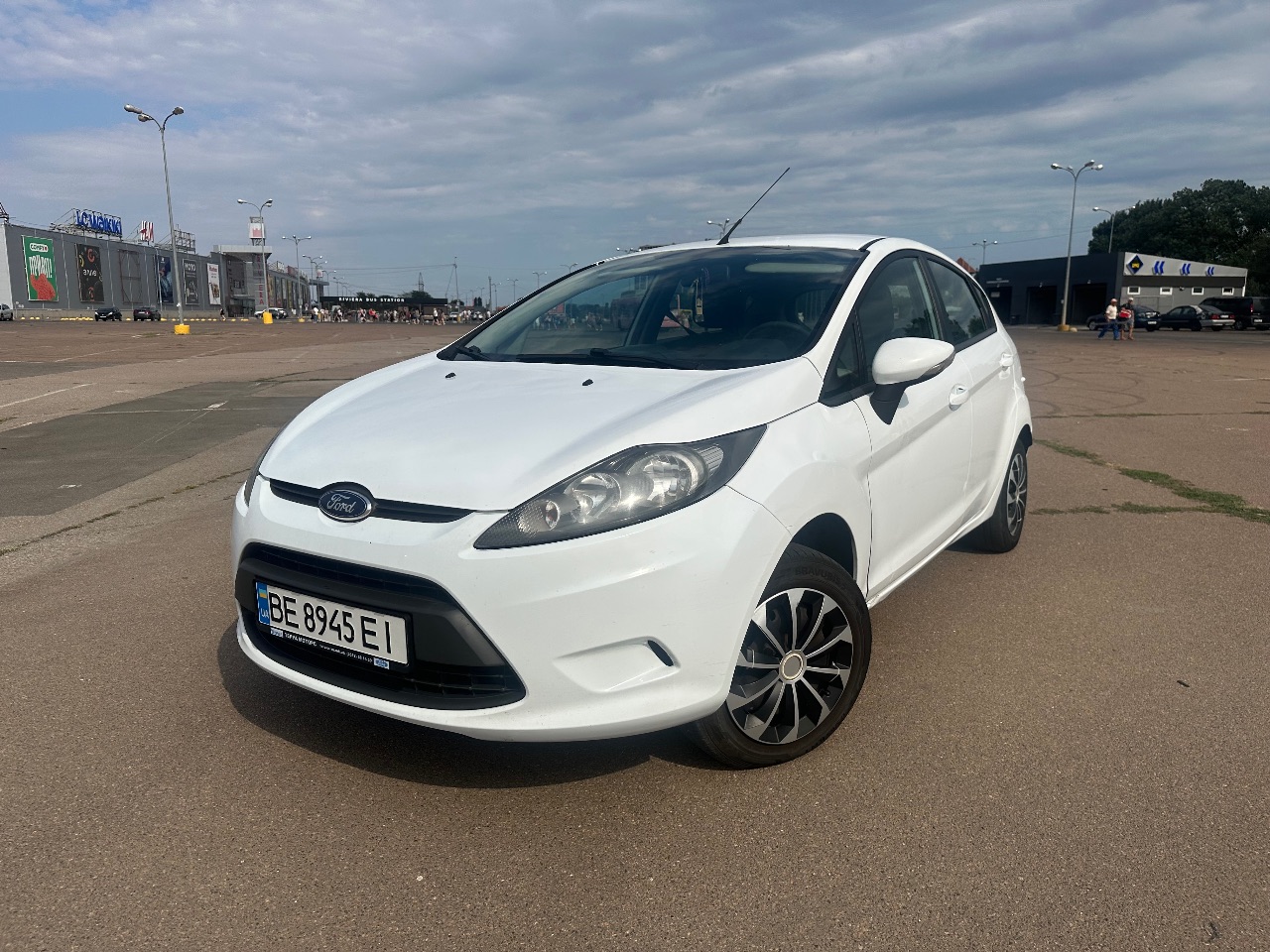 Ford Fiesta - фото 1