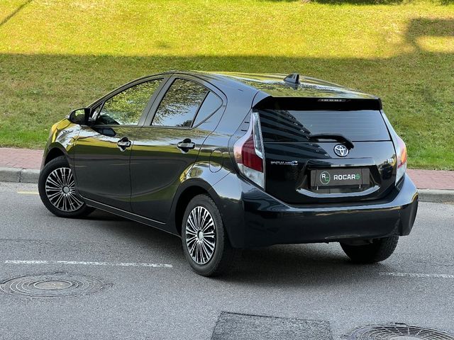 Toyota Prius c - фото 3