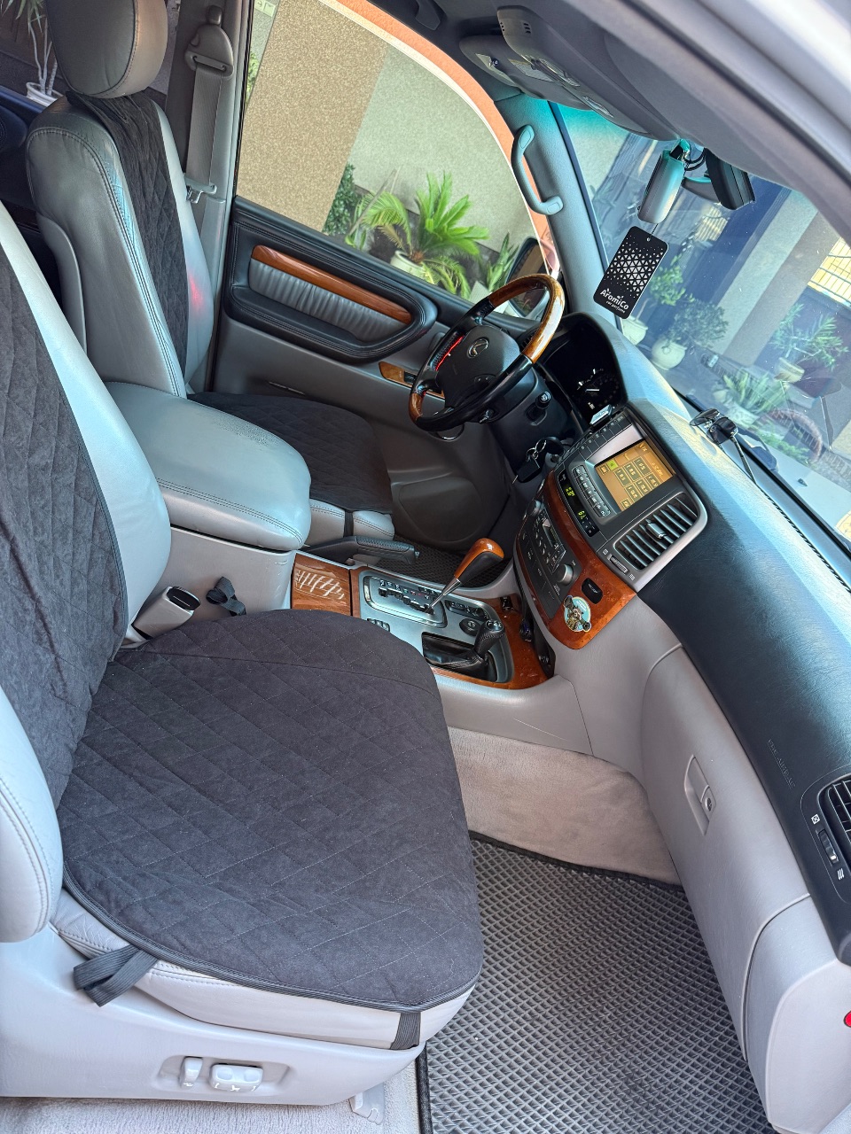 Lexus LX - фото 25