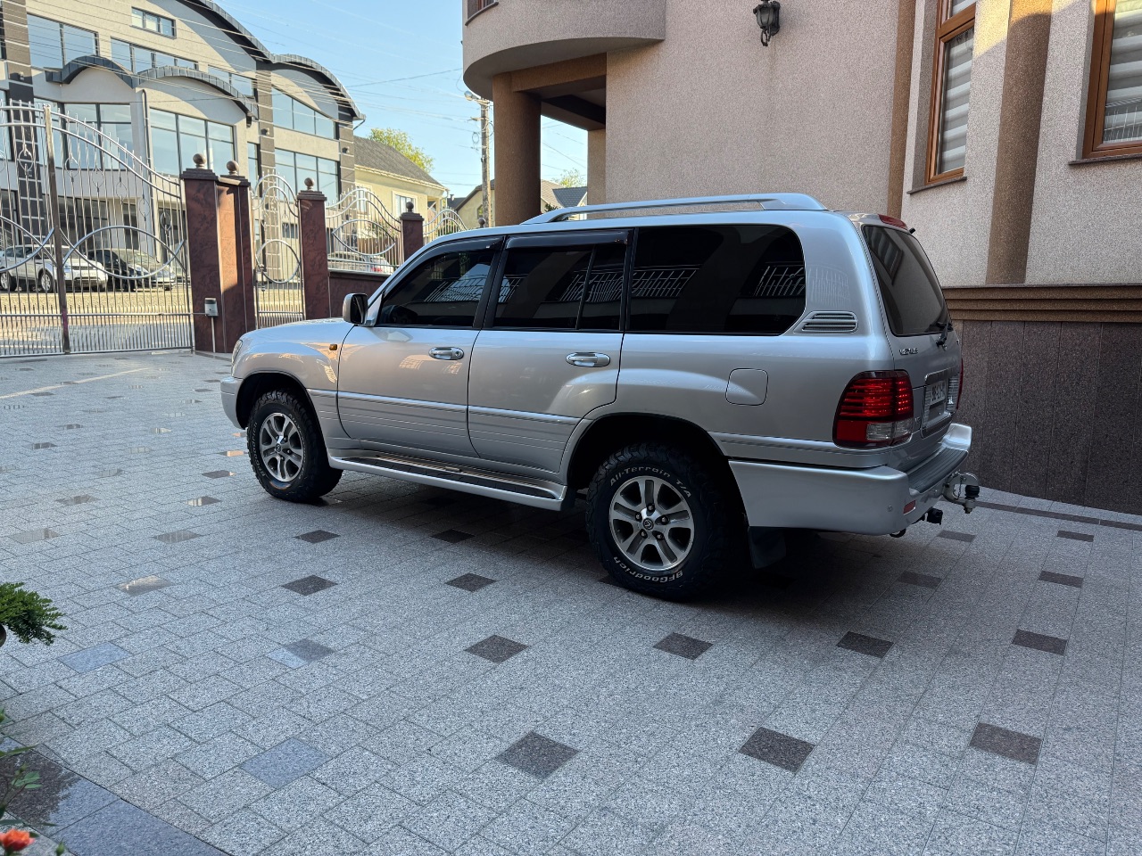 Lexus LX - фото 12