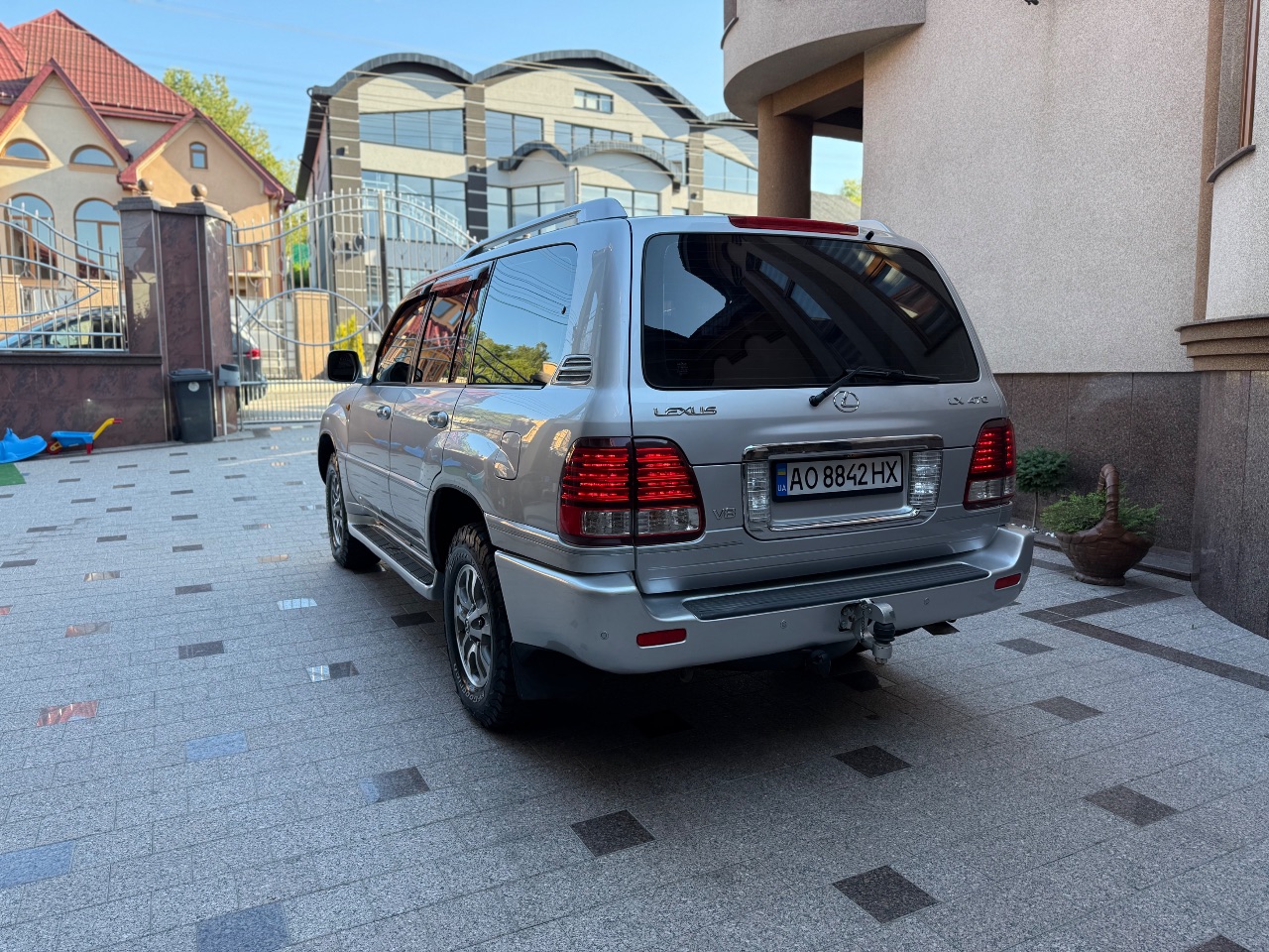 Lexus LX - фото 14