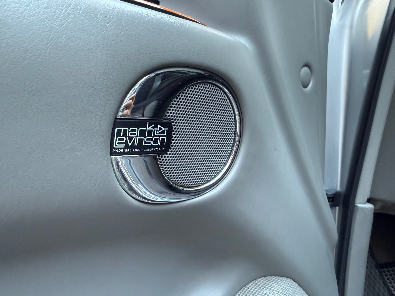 Lexus LX - фото 26