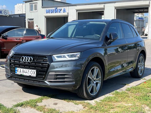 Audi Q5 - фото 1