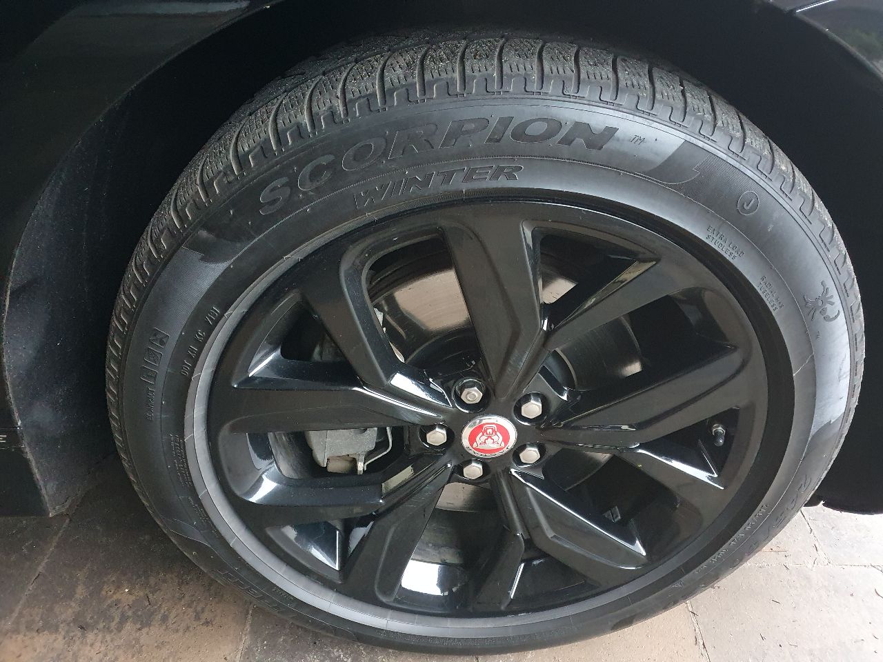 Jaguar I-Pace - фото 11