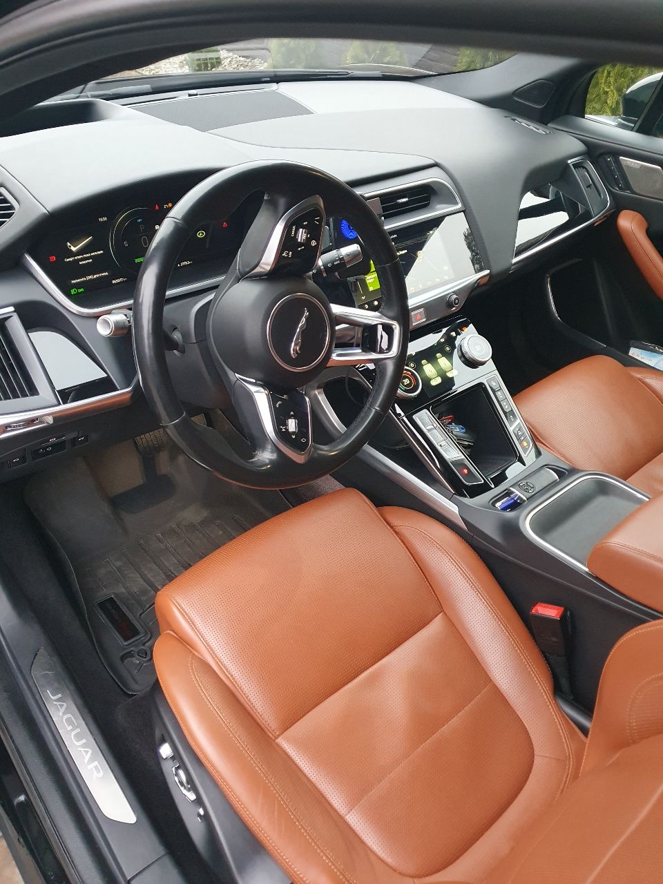 Jaguar I-Pace - фото 13