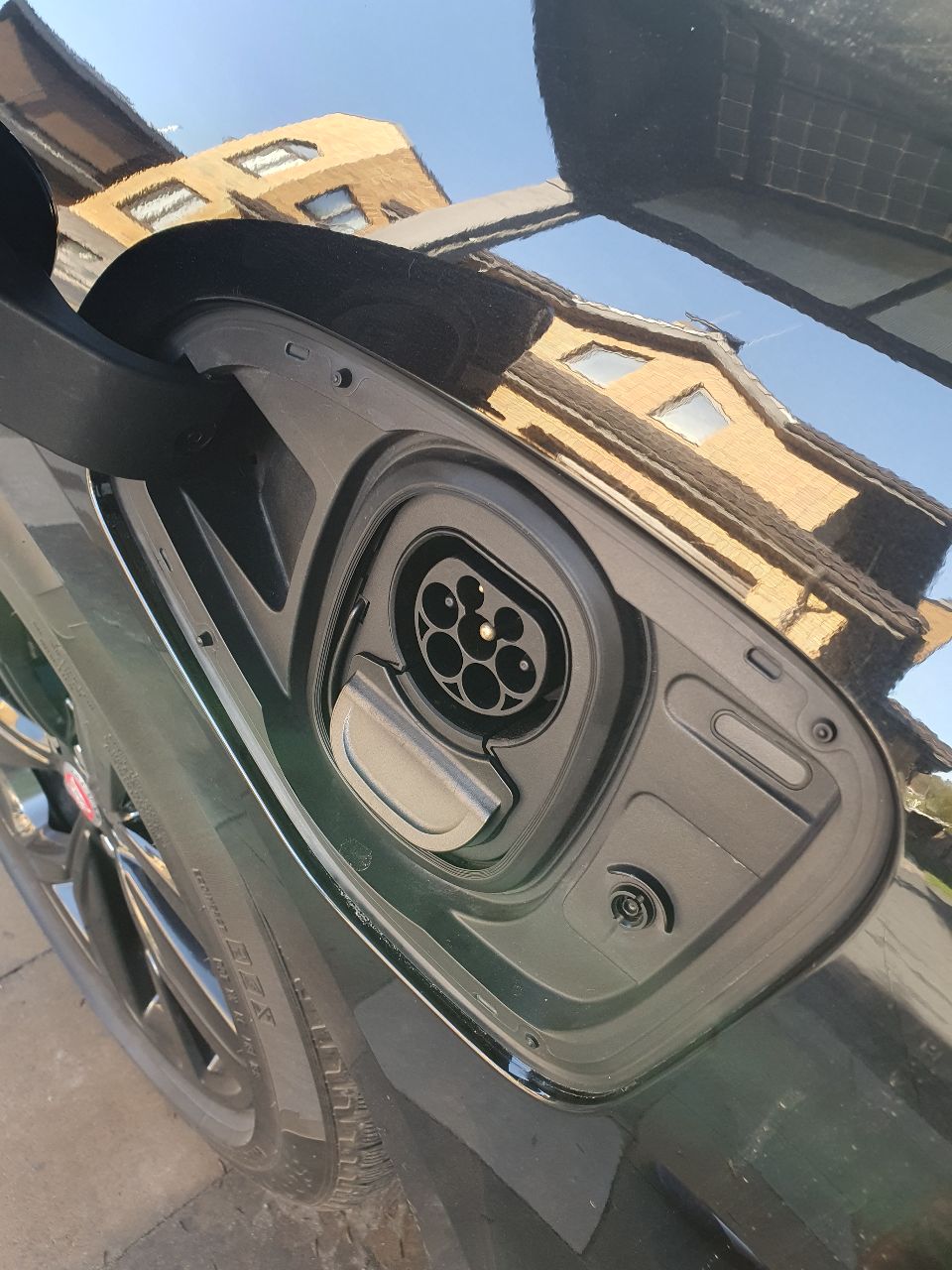 Jaguar I-Pace - фото 12