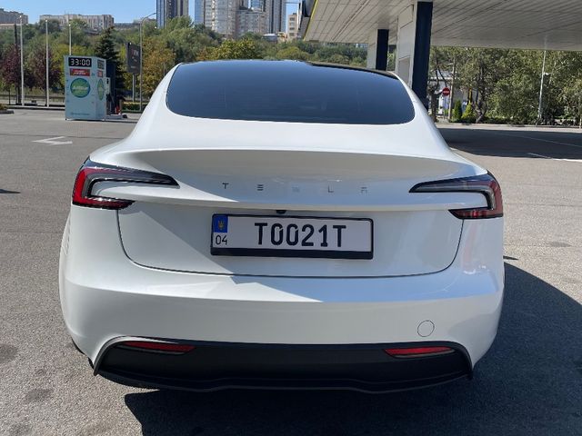 Tesla Model 3 - фото 5