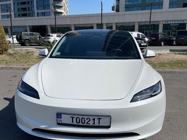 Tesla Model 3 - фото 2