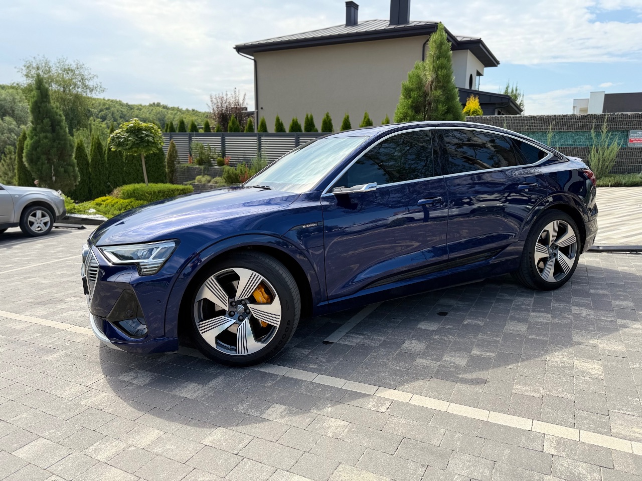 Audi e-tron Sportback - фото 1