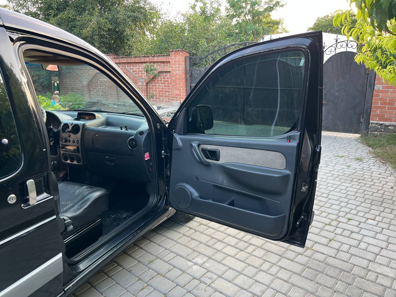 Peugeot Partner - фото 15