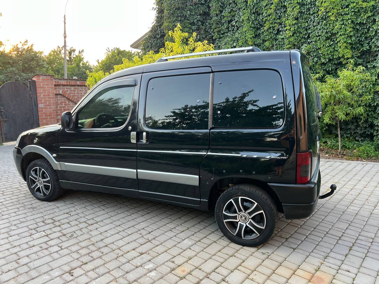 Peugeot Partner - фото 8