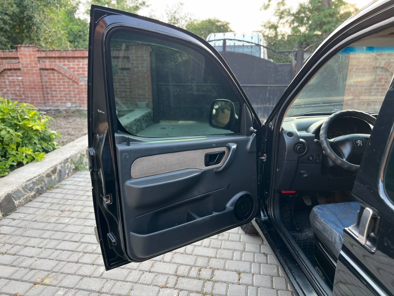 Peugeot Partner - фото 16