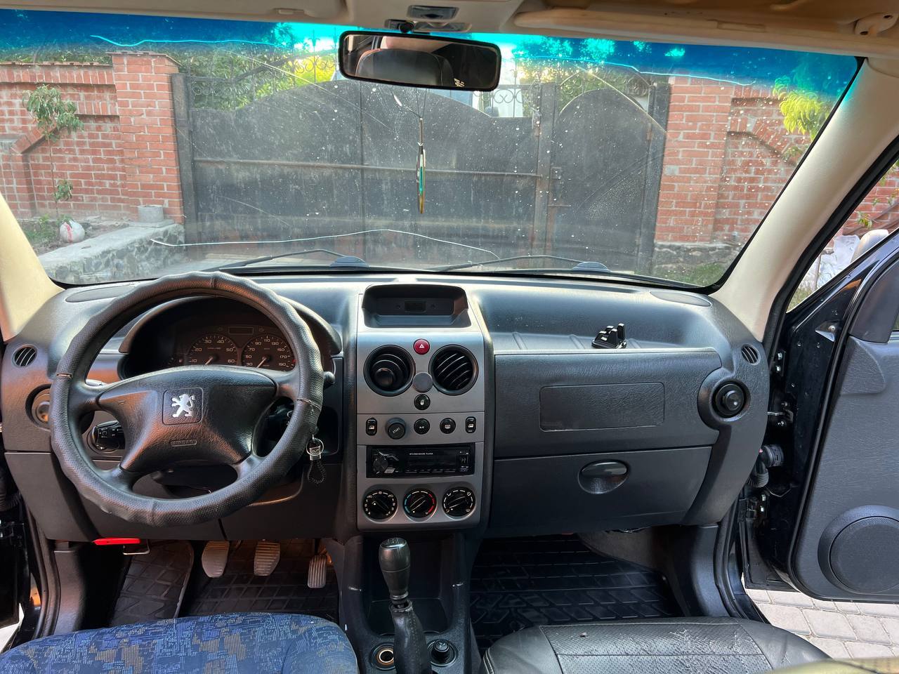 Peugeot Partner - фото 12