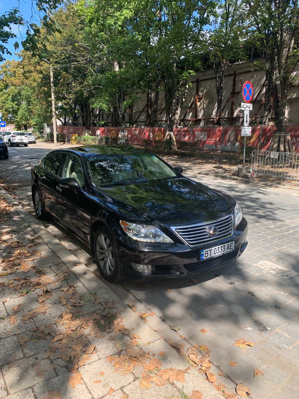 Lexus LS - фото 1