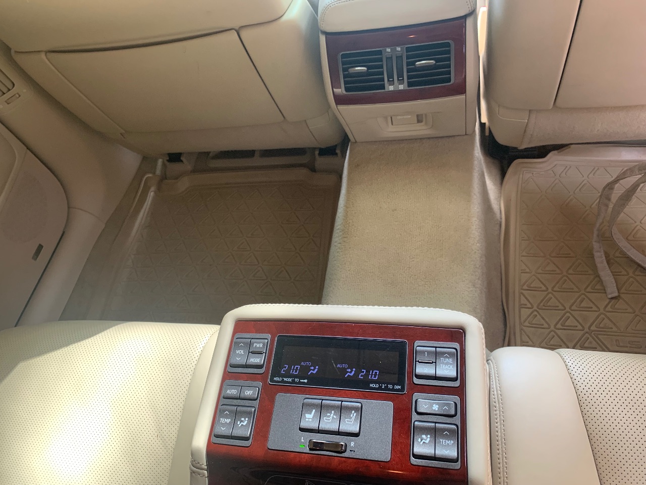 Lexus LS - фото 10