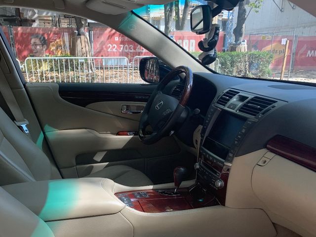 Lexus LS - фото 5