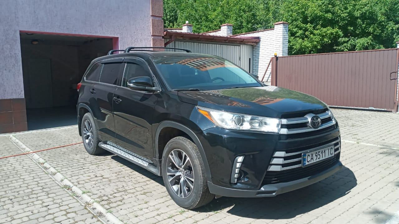 Toyota Highlander - фото 1