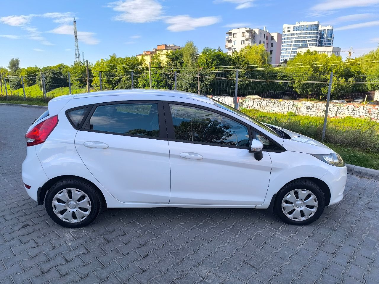 Ford Fiesta - фото 8