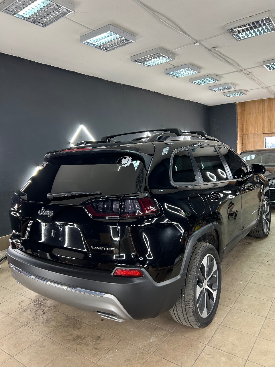 Jeep Cherokee - фото 7