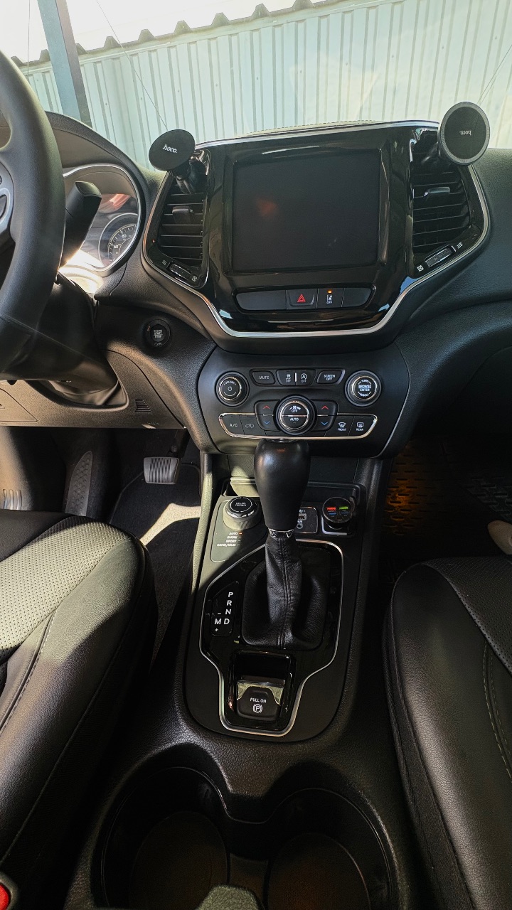 Jeep Cherokee - фото 31