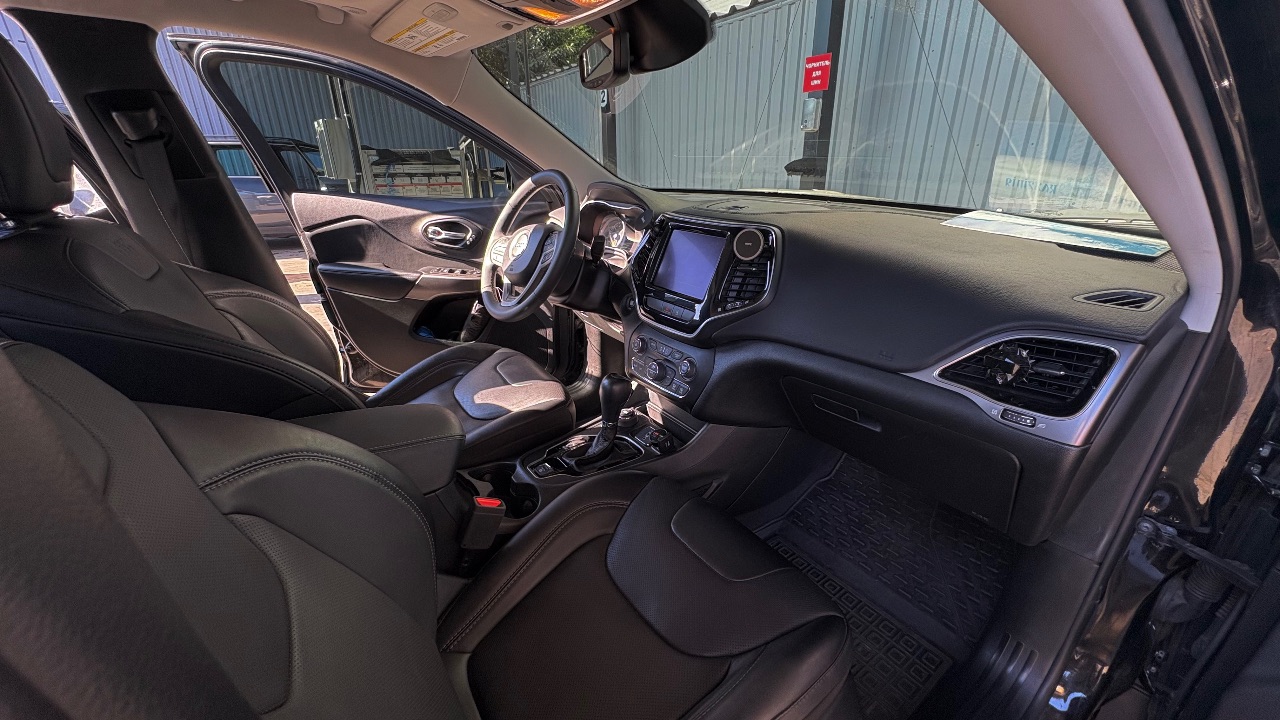 Jeep Cherokee - фото 17