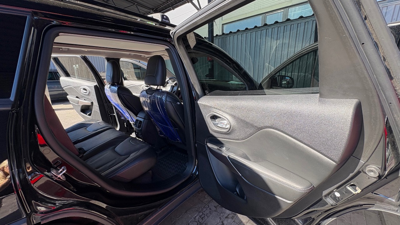 Jeep Cherokee - фото 25