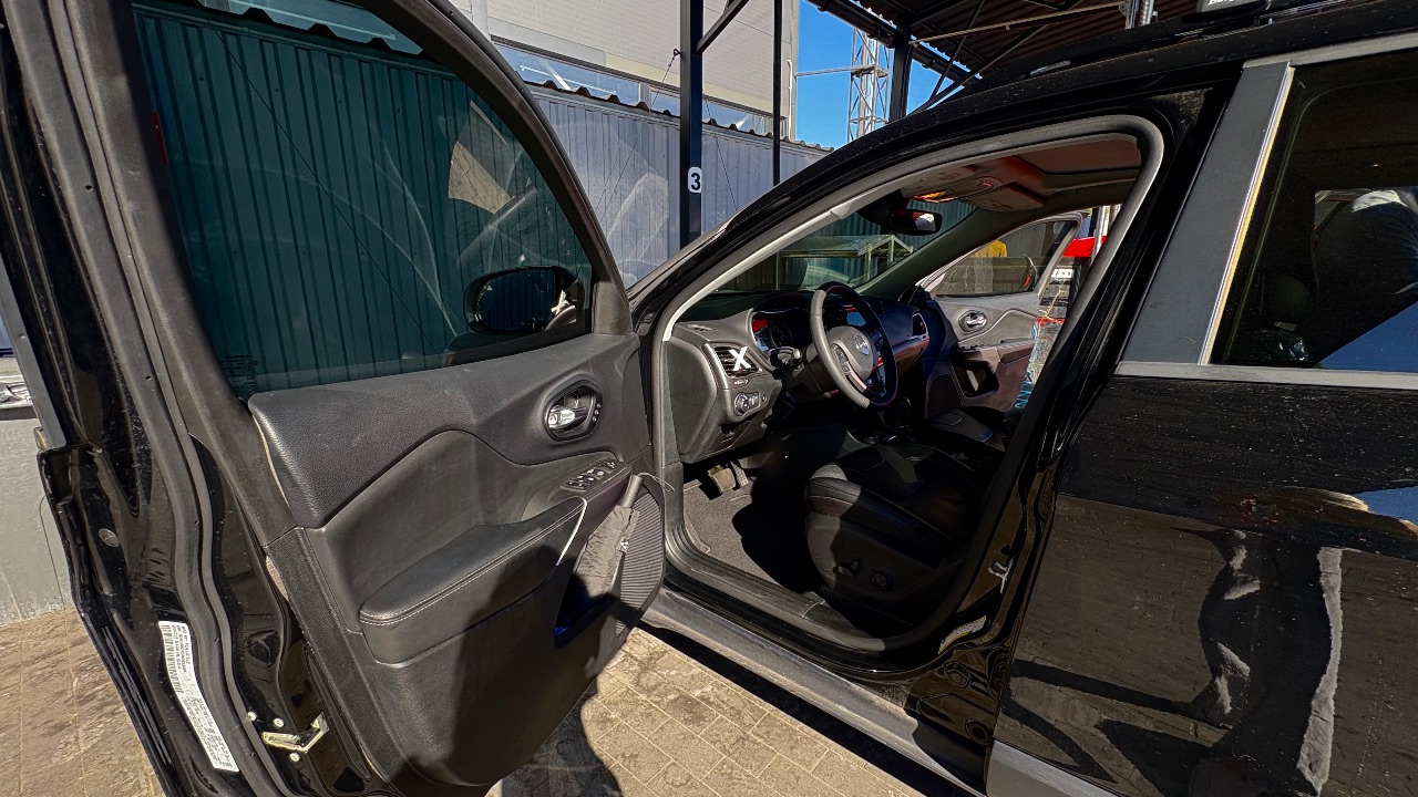 Jeep Cherokee - фото 28