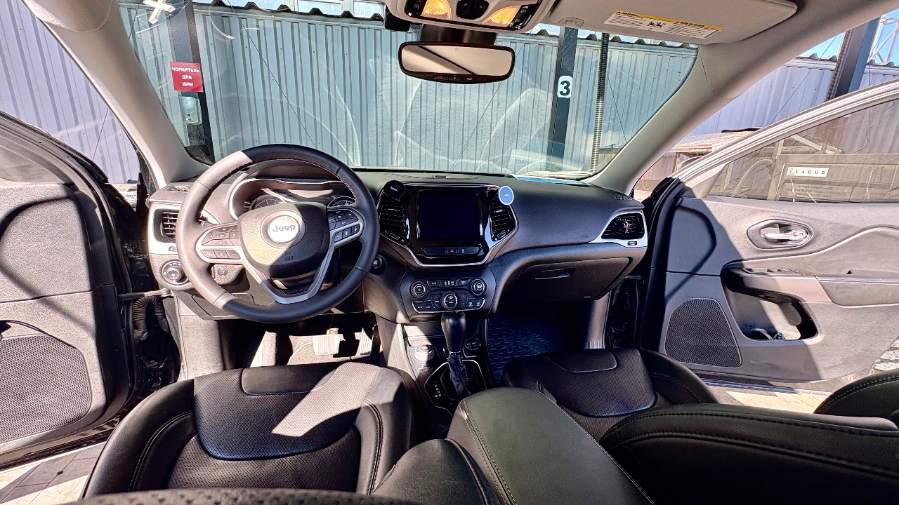 Jeep Cherokee - фото 19