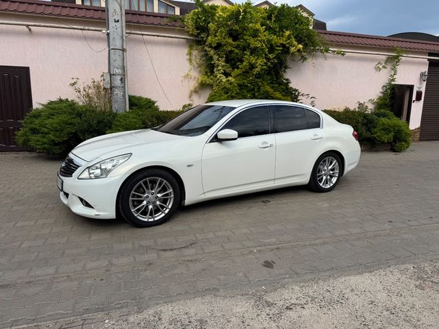 Infiniti G - фото 1