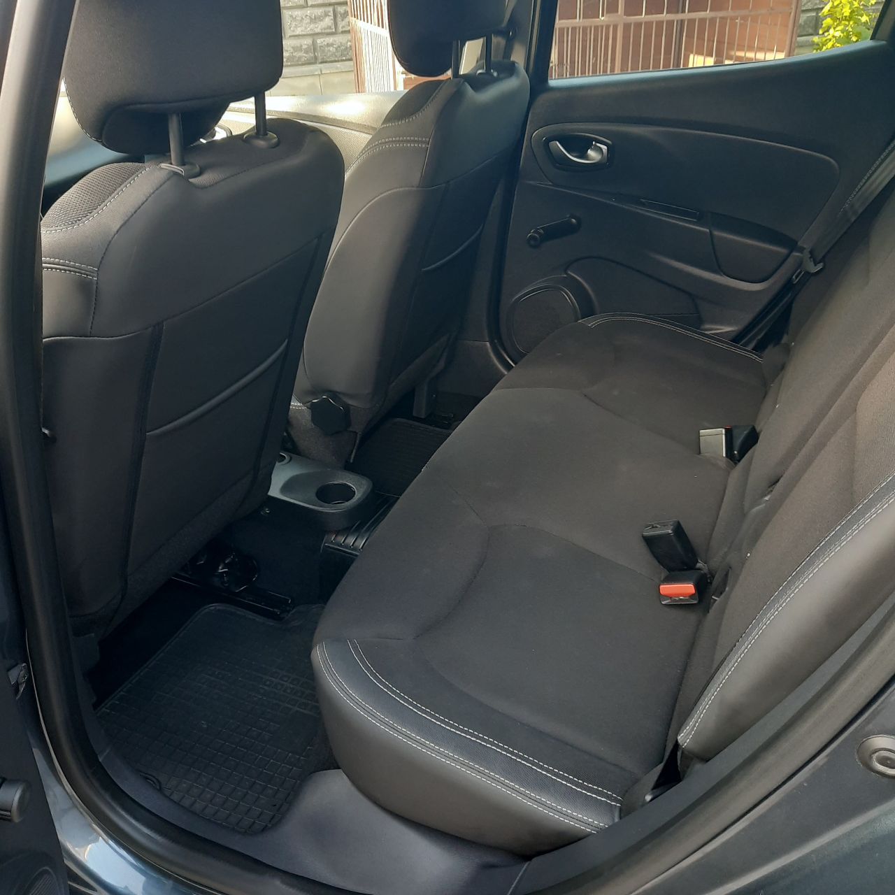 Renault Clio - фото 13