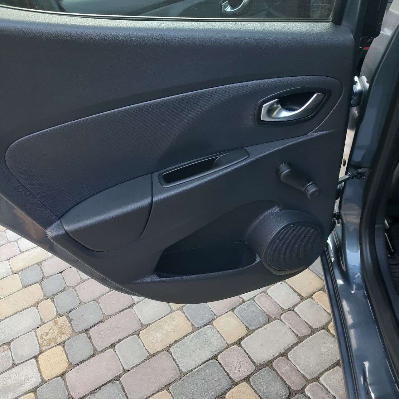 Renault Clio - фото 18