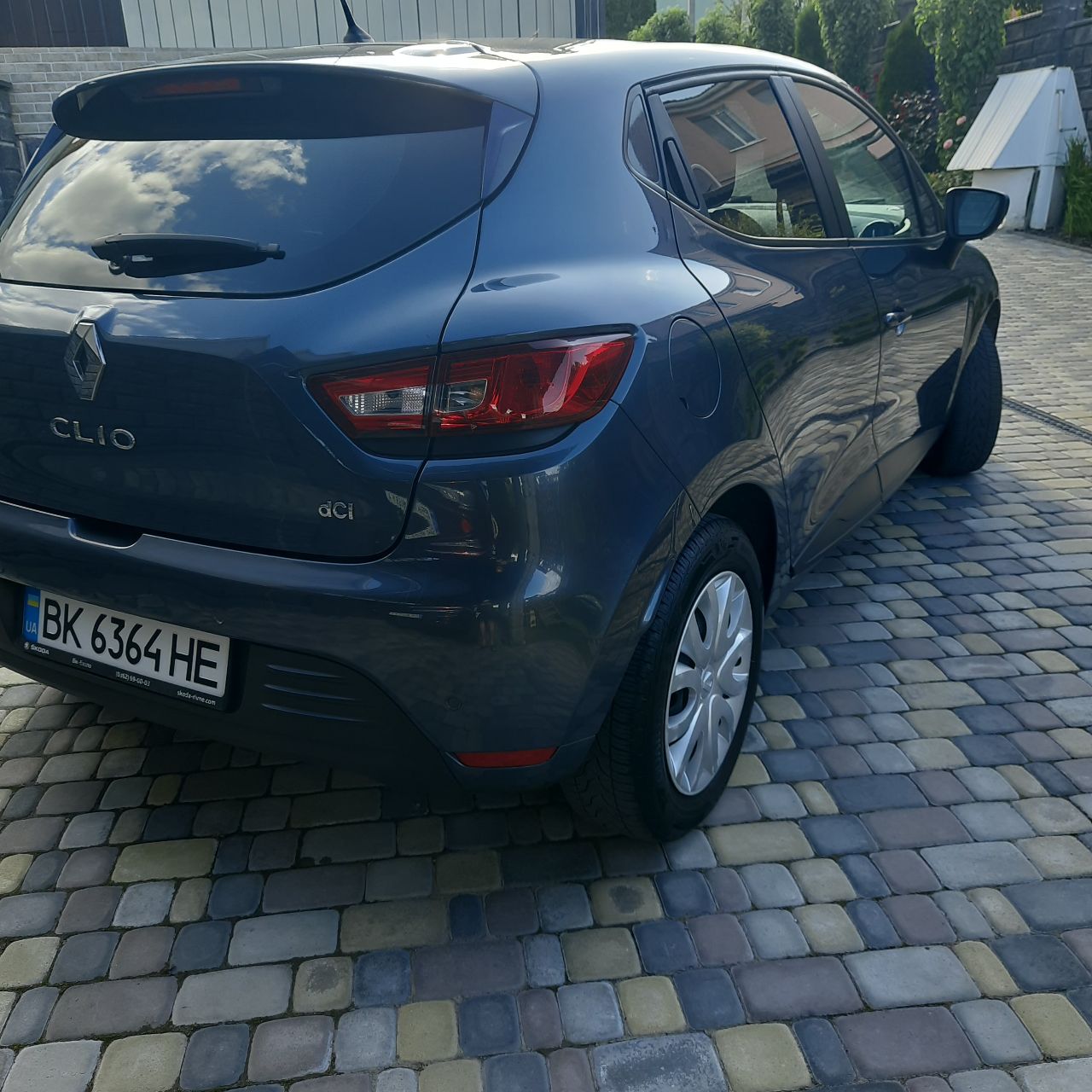 Renault Clio - фото 4