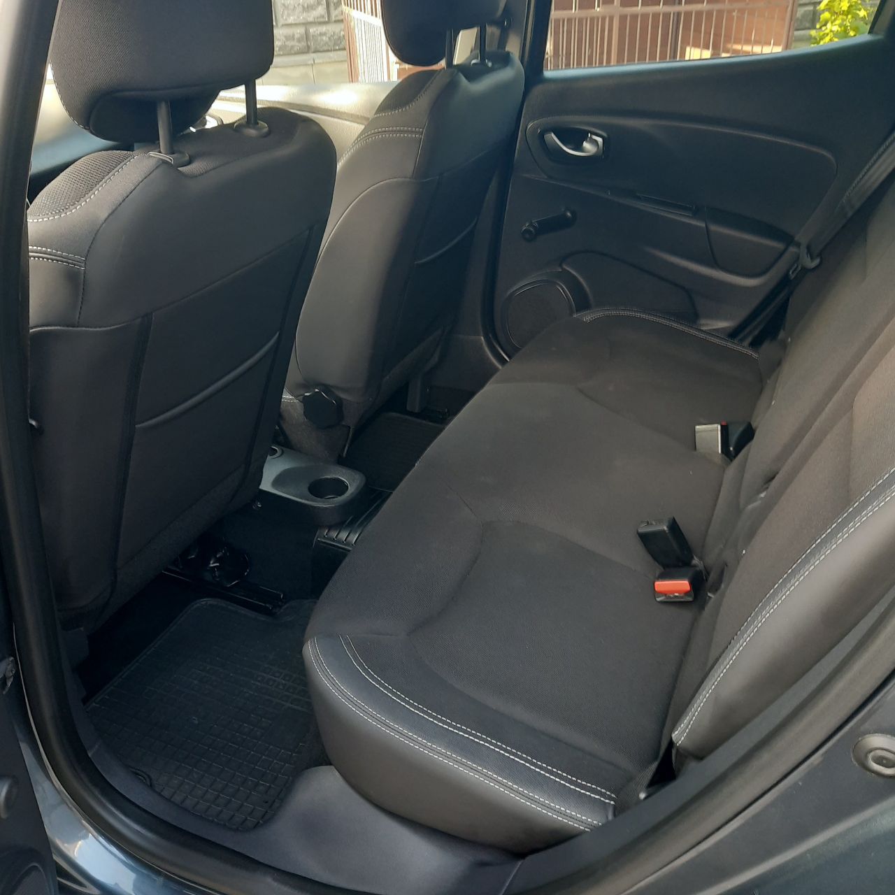 Renault Clio - фото 12