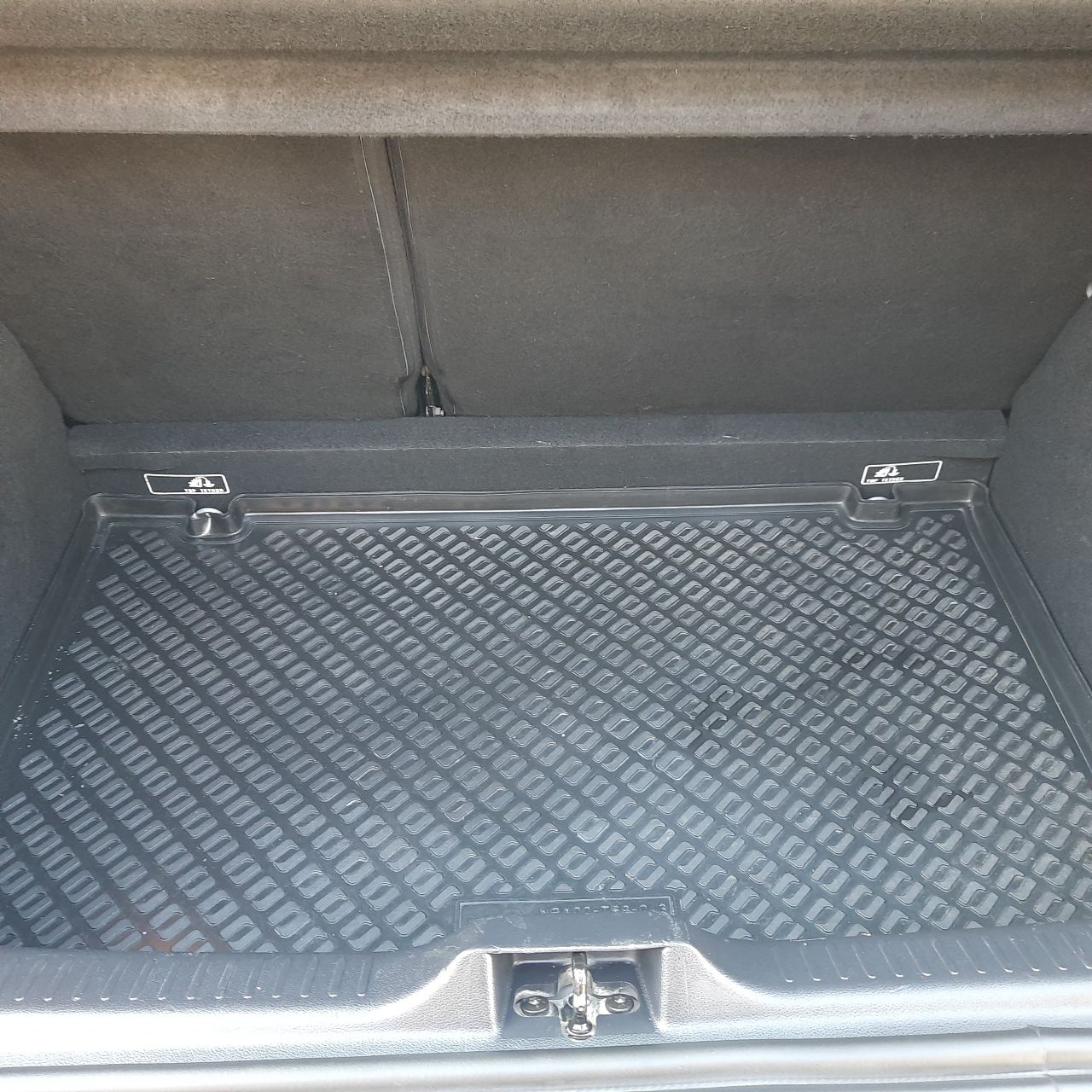 Renault Clio - фото 19