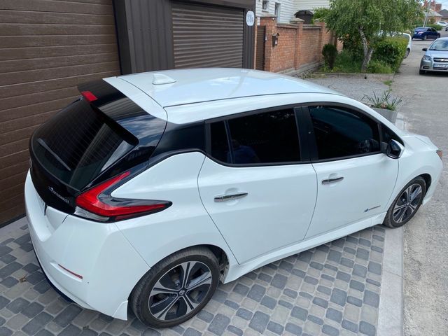 Nissan Leaf - фото 4